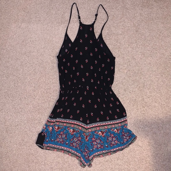 Patterned Romper - Picture 2 of 5